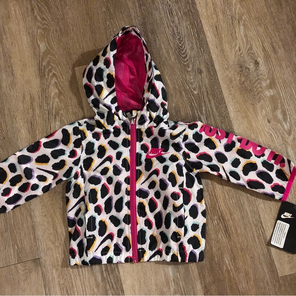 Nike Windrunner Lightweight Raincoat 12 Months - Picture 1 of 3